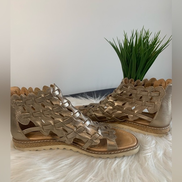 Pikolinos Women's Metallic Sandals - Picture 4 of 8
